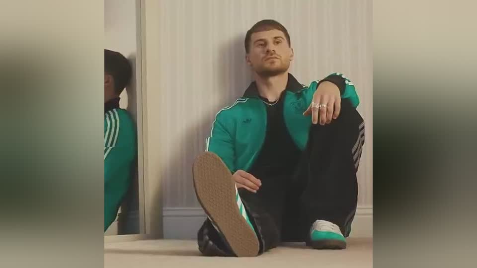 src, 全黑色门将