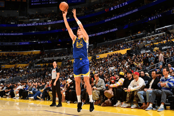 Om, 季前赛 Om, 季前赛